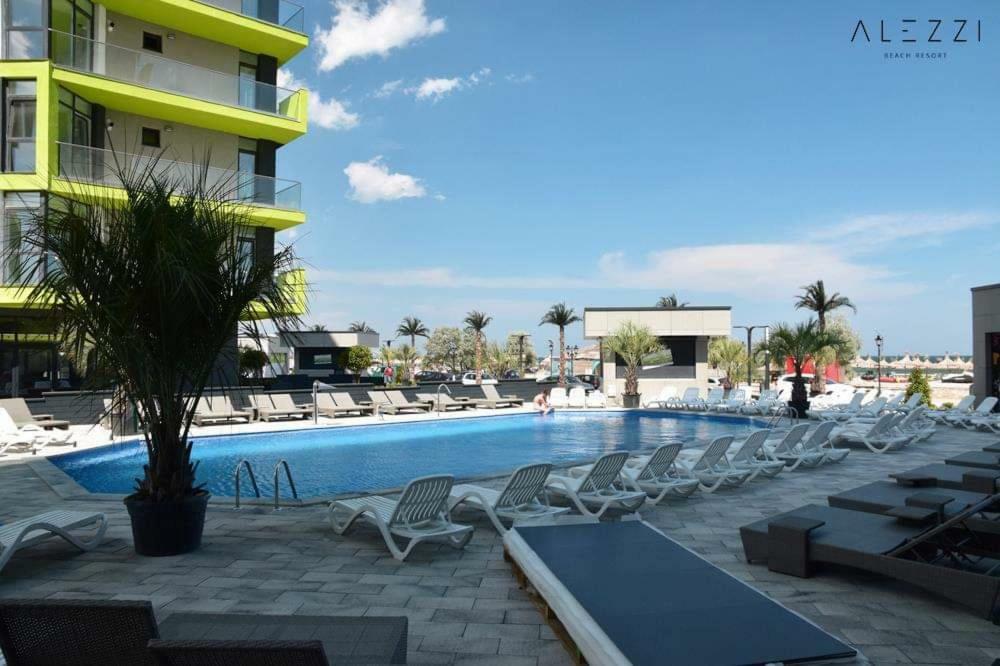 Ranya Apartments Alezzi Beach Resort Năvodari Extérieur photo